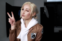 Annie Leonhardt – HollytWolf – Attack on Titan