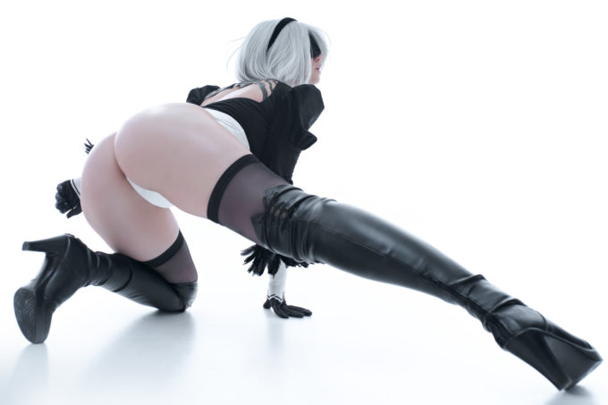 2B – Lada Lyumos – Nier Automata